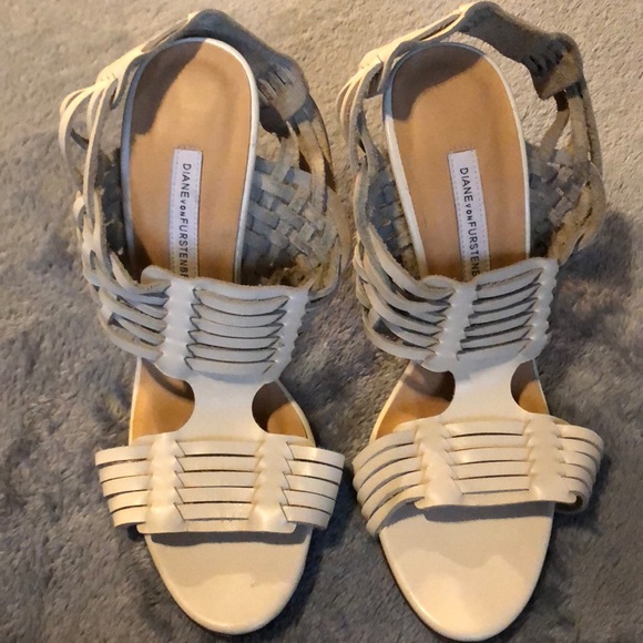 Diane VonFurstenberg leather heels - Picture 3 of 5